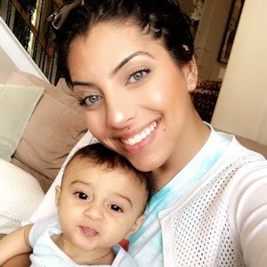 Meet your Posher, Ahlam